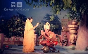 Hanuman finds Sita in Lanka and Sita blessed him 
